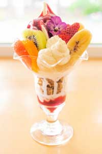 フルーツパフェ